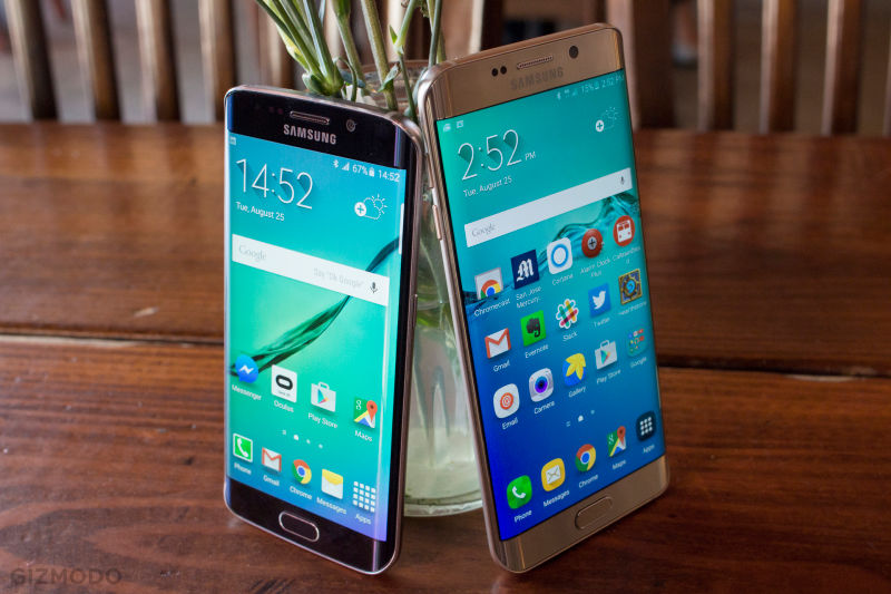 Galaxy S6 Edge (izquierda) y Galaxy S6 Edge Plus (derecha). Imagen: Sean Hollister / Gizmodo